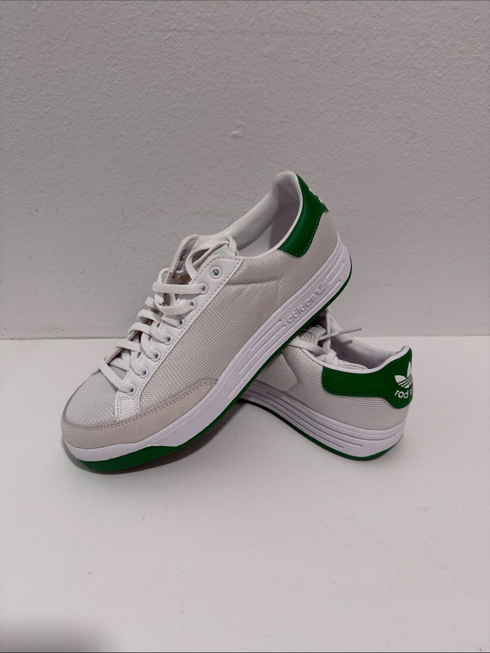 Adidas Originals Rod Laver men’s shoes.Size 9.